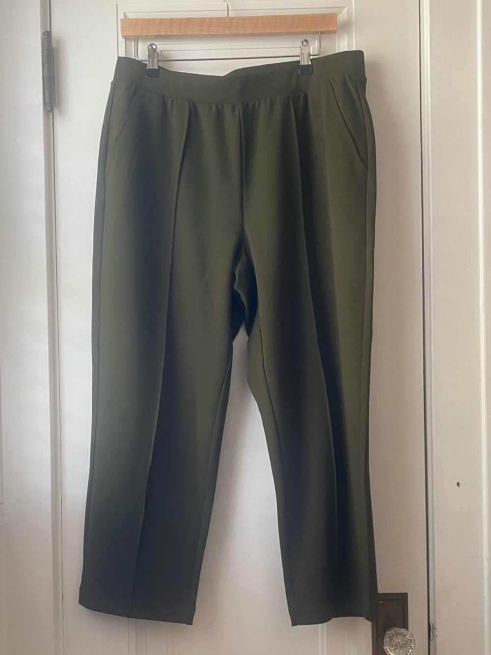 Loft olive green taper crop pull on pants trousers PL petite large